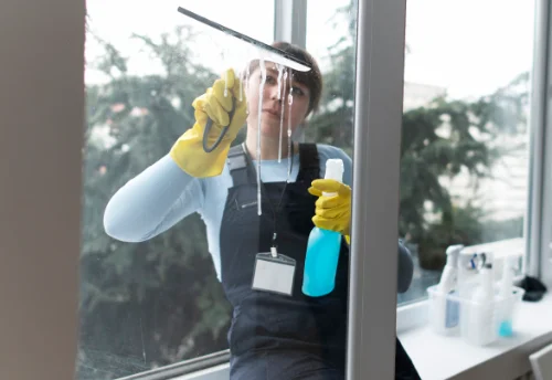 Nettoyage de vitres intérieures et extérieures à Gouesnou